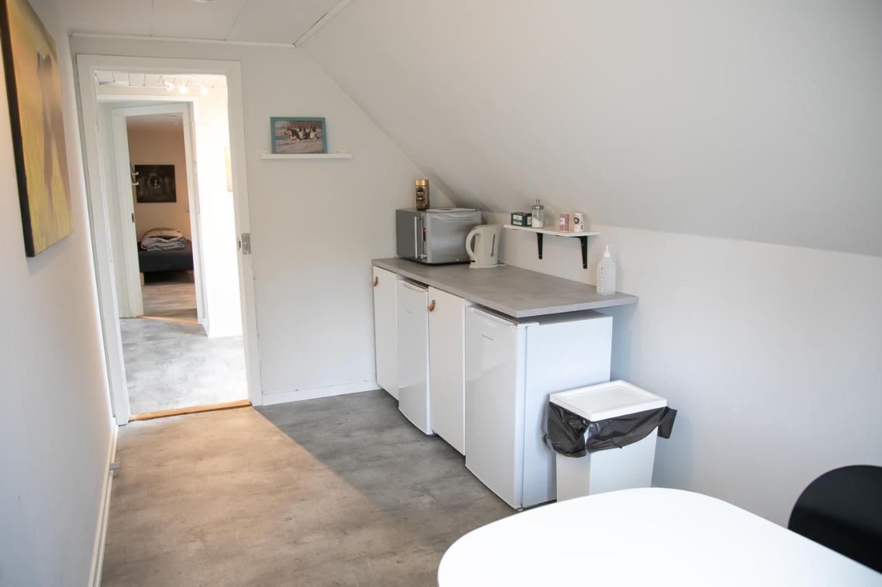 Vaerelse, Spiseomrade, Tv-stue Og Eget Bad Pa Landet Séjour chez l'habitant *